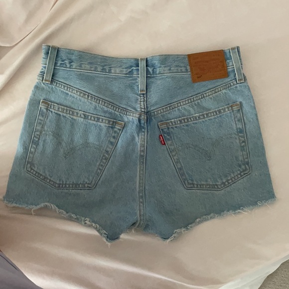 Levi’s 501 jean shorts - Picture 2 of 2
